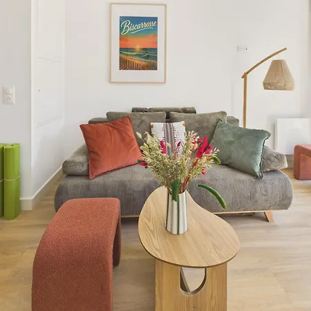The Board-appartement 4 Adt 1 Enf -piscine Commune *