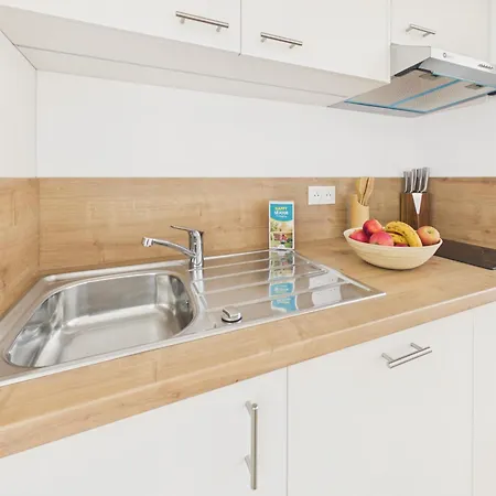 The Board-appartement 4 Adt 1 Enf -piscine Commune *