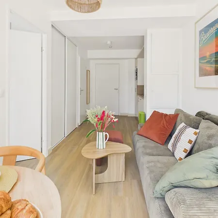 The Board-appartement 4 Adt 1 Enf -piscine Commune דירה *