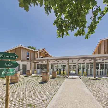 The Board-appartement 4 Adt 1 Enf -piscine Commune Apartment *